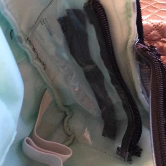 Like brand new travel cosmetics bag - Picture 9 of 10